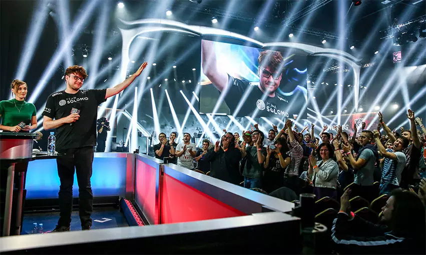 S15“预言家”活动开启，预测冠军瓜分百万点券。-完美电竞